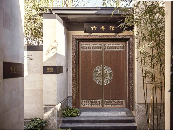 佛山銅門廠家愛唯銅藝專注于家裝別墅銅門