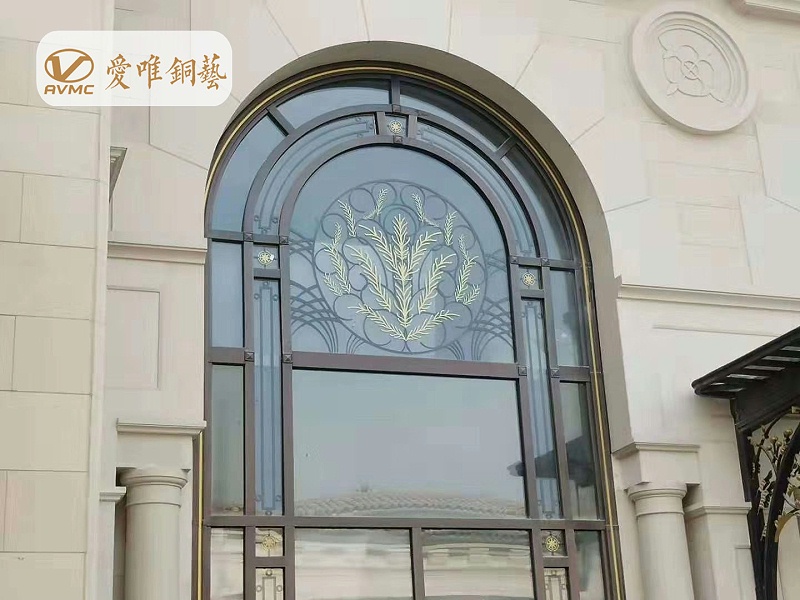 愛(ài)唯銅門(mén)